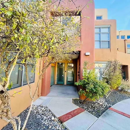 Holiday home Casa Tua Spacious Design Loft Railyard District Soaking Tub *