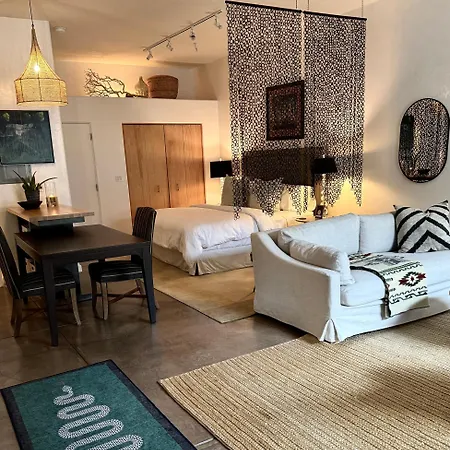 Casa Tua Spacious Design Loft Railyard District Soaking Tub