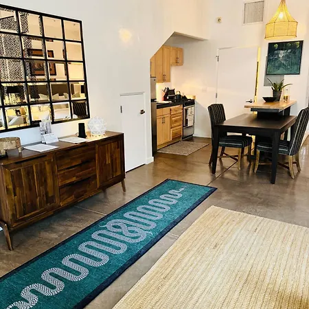 Holiday home Casa Tua Spacious Design Loft Railyard District Soaking Tub *
